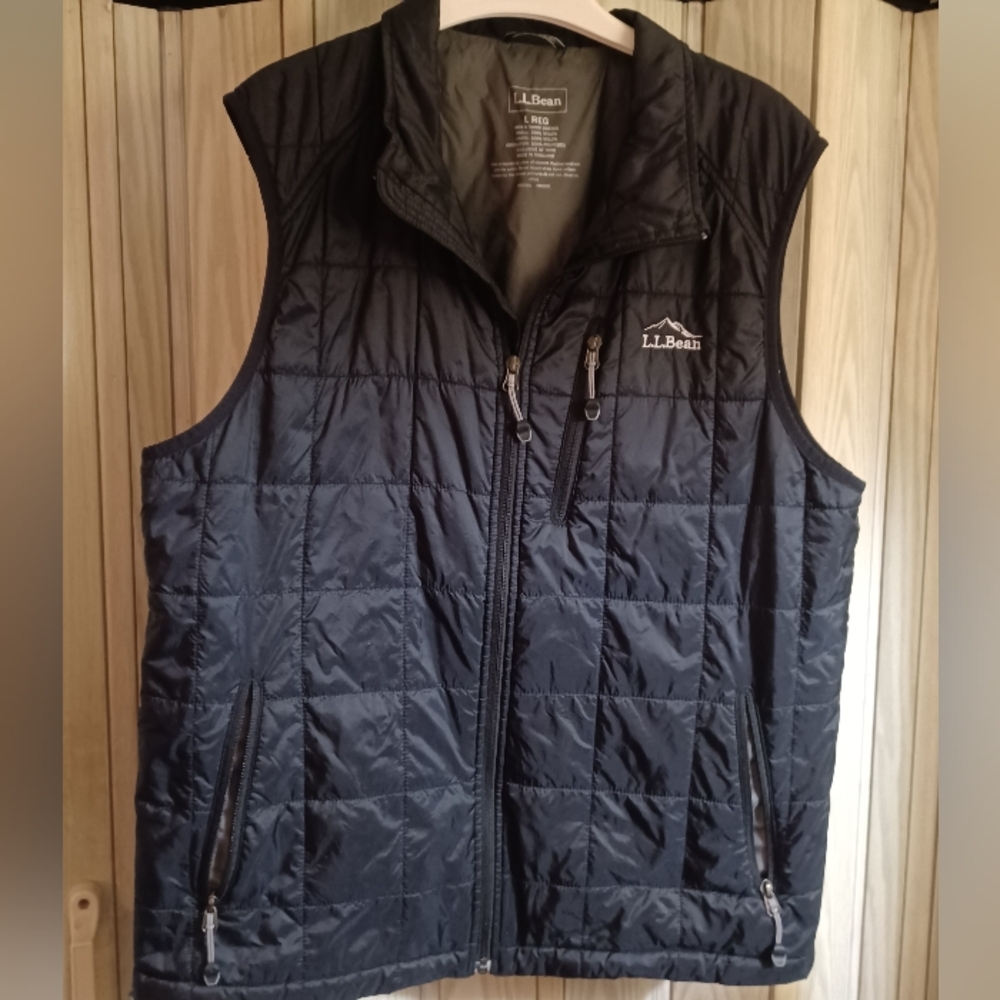 LL Bean Vest Men Large Black PrimaLoft Quilted Jacket Insulated Hiking Full Zip.